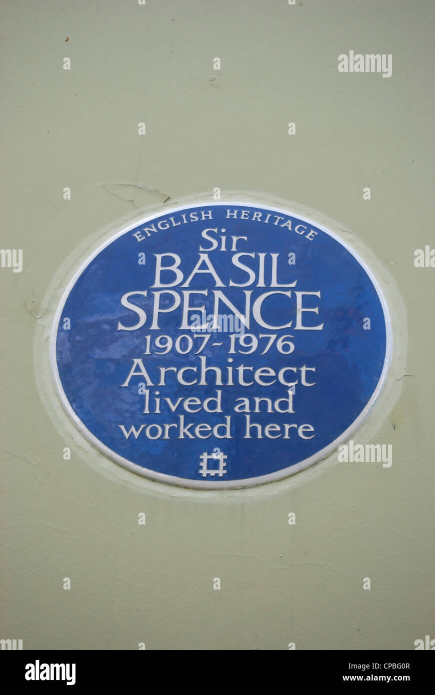 english heritage blue plaque marking a home of architect sir basil spence, canonbury place, islington, london, england Stock Photo