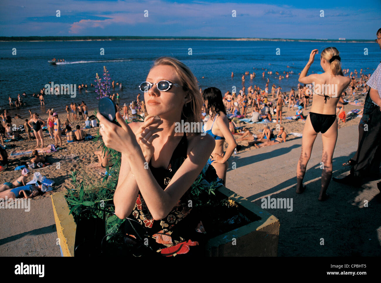 Ogil ogay onasini sikadi dadam ishda porno Pussilar havzalarda yuviladi