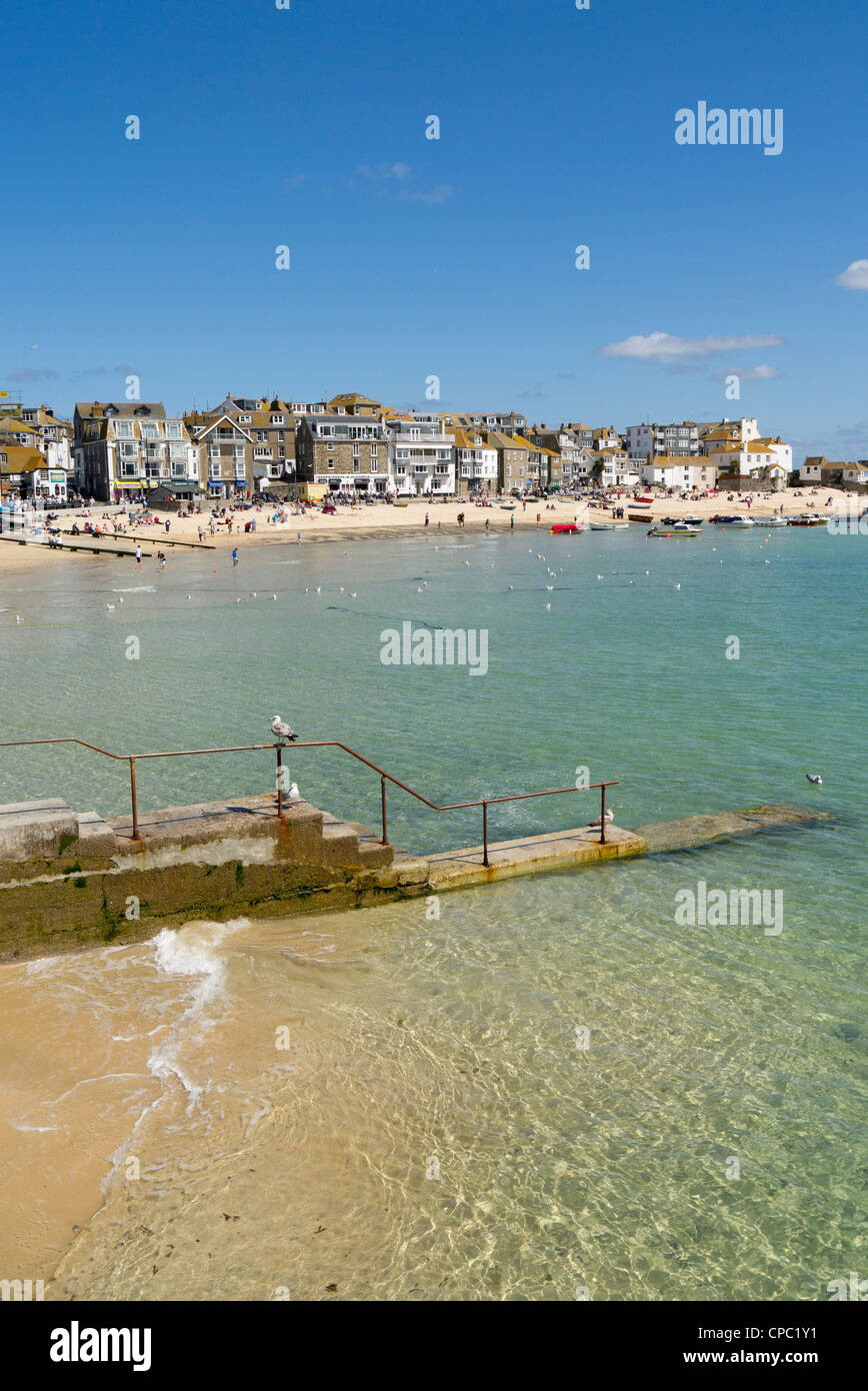 St Ives Harbour Beach Shallow Sea Water On A Sunny Day In Cornwall UK st-ives-harbour-beach-shallow-sea-water-on-a-sunny-day-in-cornwall-uk