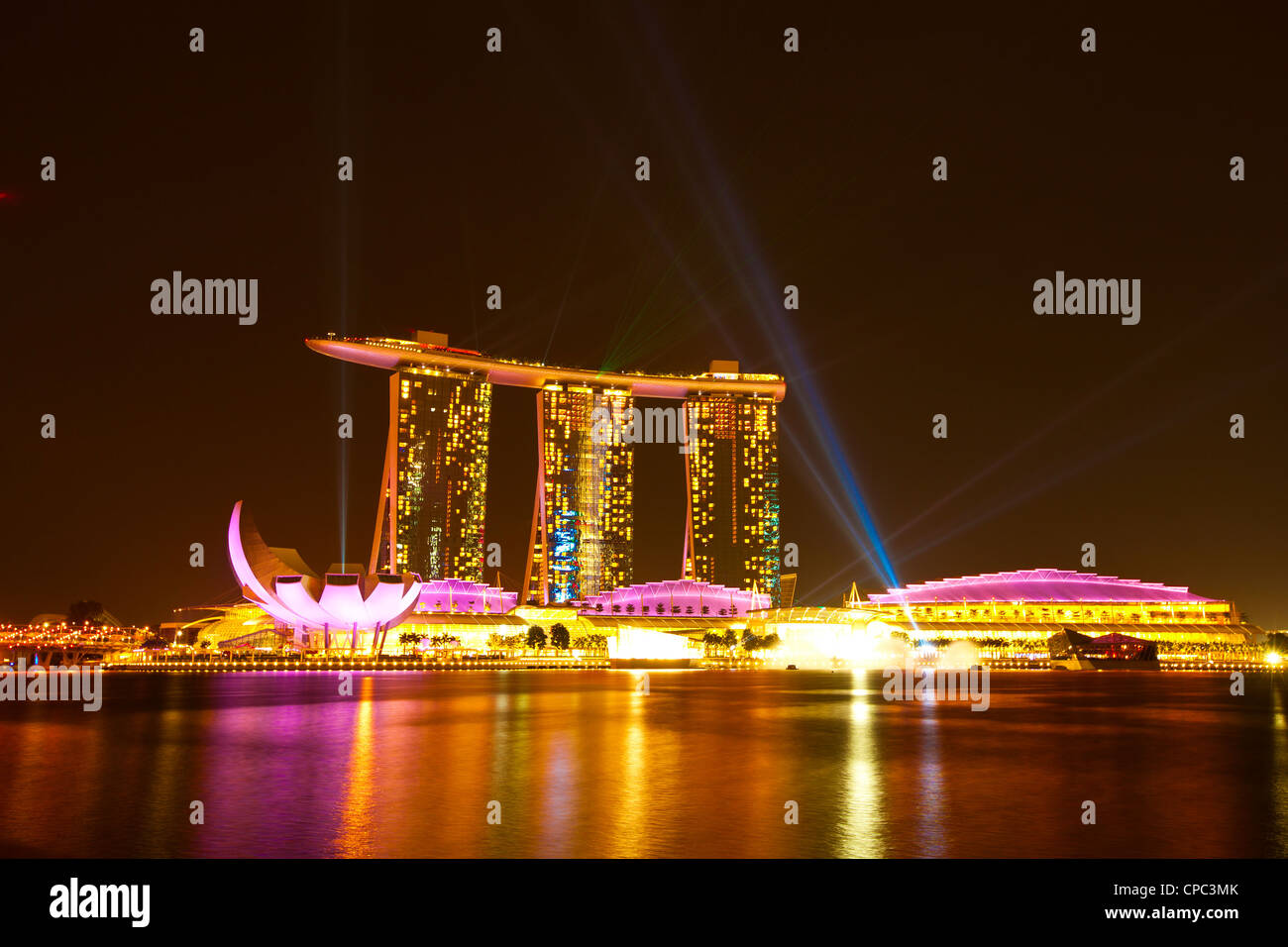 Singapore city skyline hi-res stock photography and images - Alamy