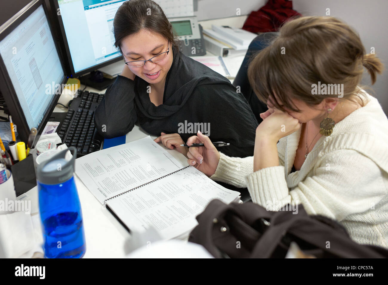 Usa working computers hi-res stock photography and images - Alamy