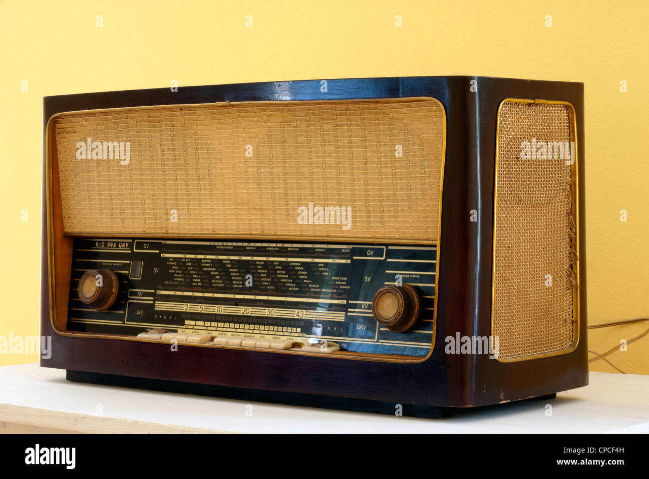 Old analogue tuner hi-res stock photography and images - Alamy