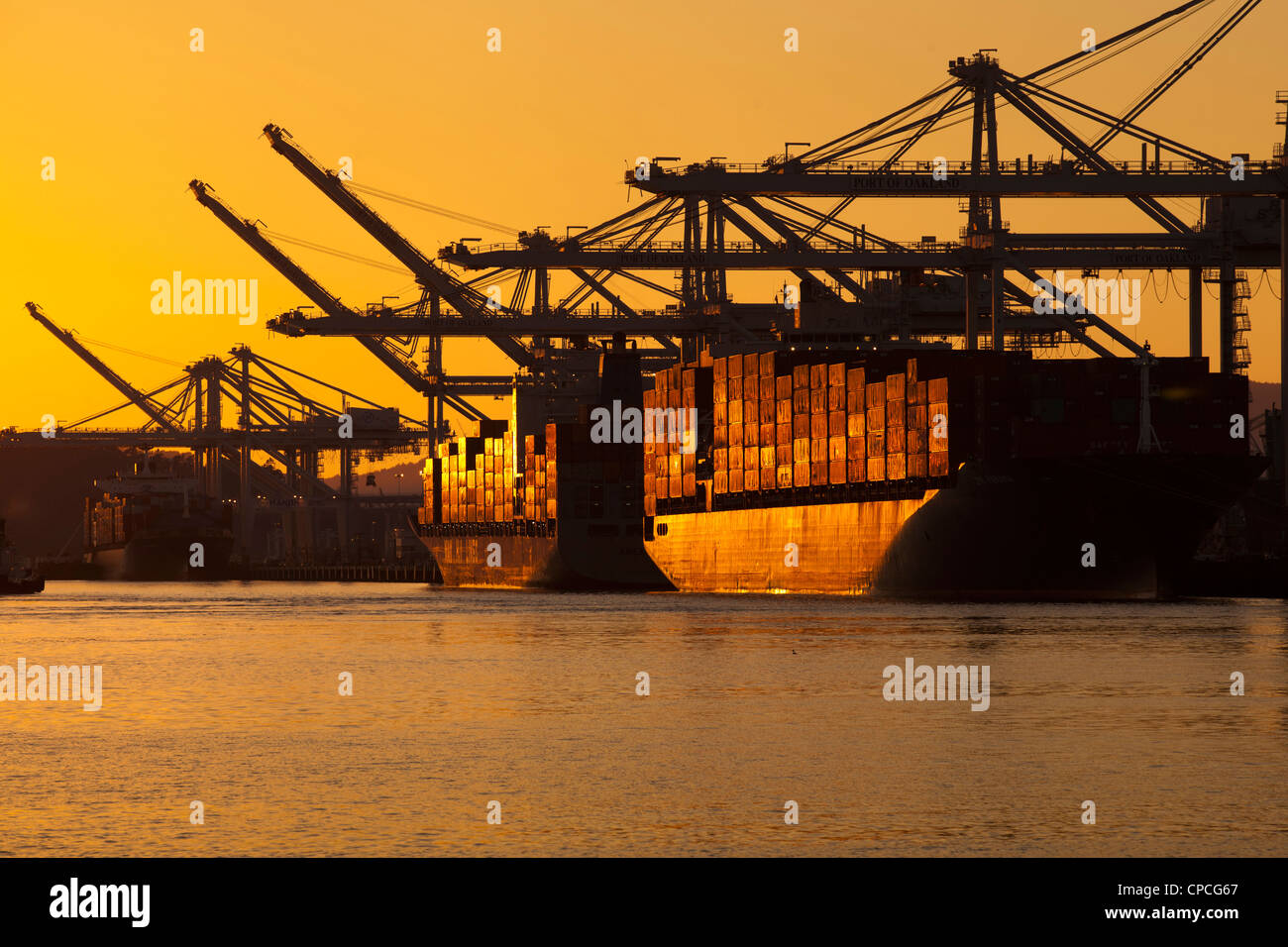 Container ships hi-res stock photography and images - Alamy