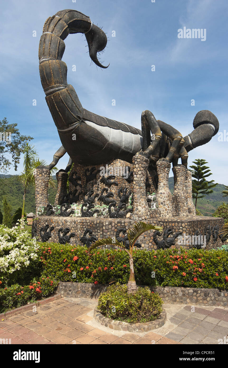 Elk208-5132v Thailand, Mae Sai, Wat Phra That Wai Dao, scorpion statue Stock Photo