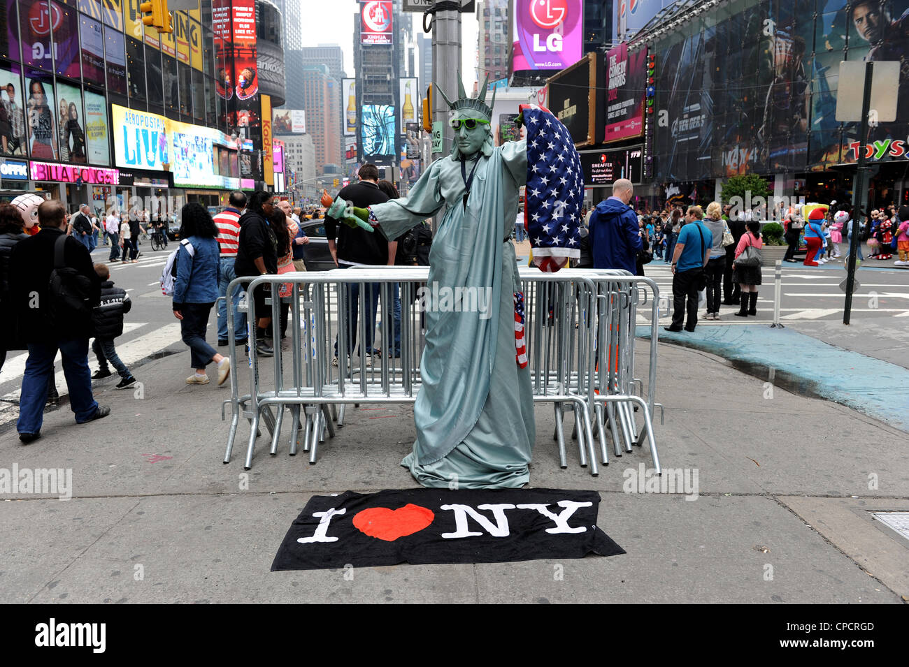 Street Performer dressed up as The Statue of Liberty, New York Stock Photo