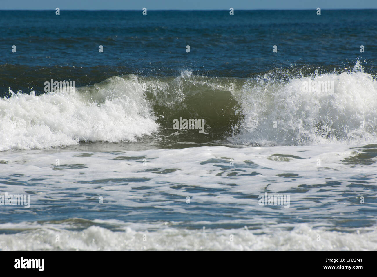 Crashing waves beach hi-res stock photography and images - Alamy