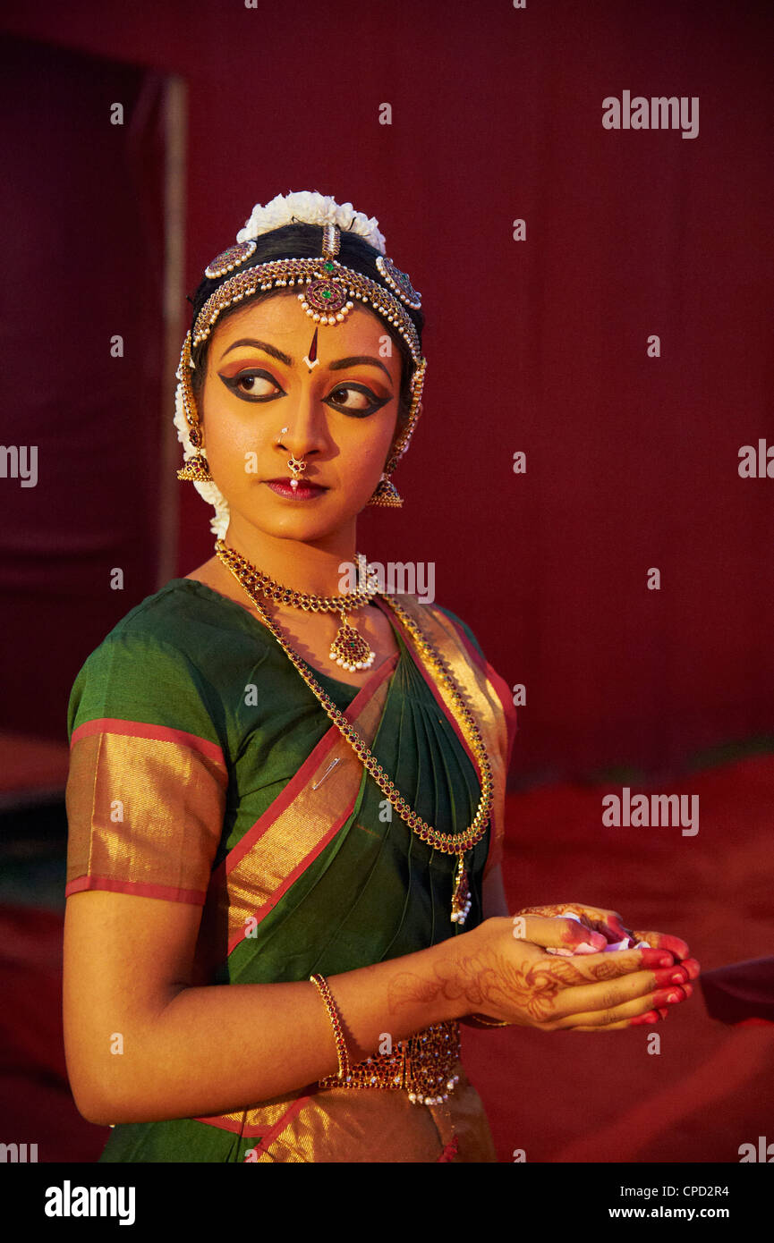 Traditional dancer, Mamallapuram (Mahabalipuram), Tamil Nadu, India, Asia Stock Photo