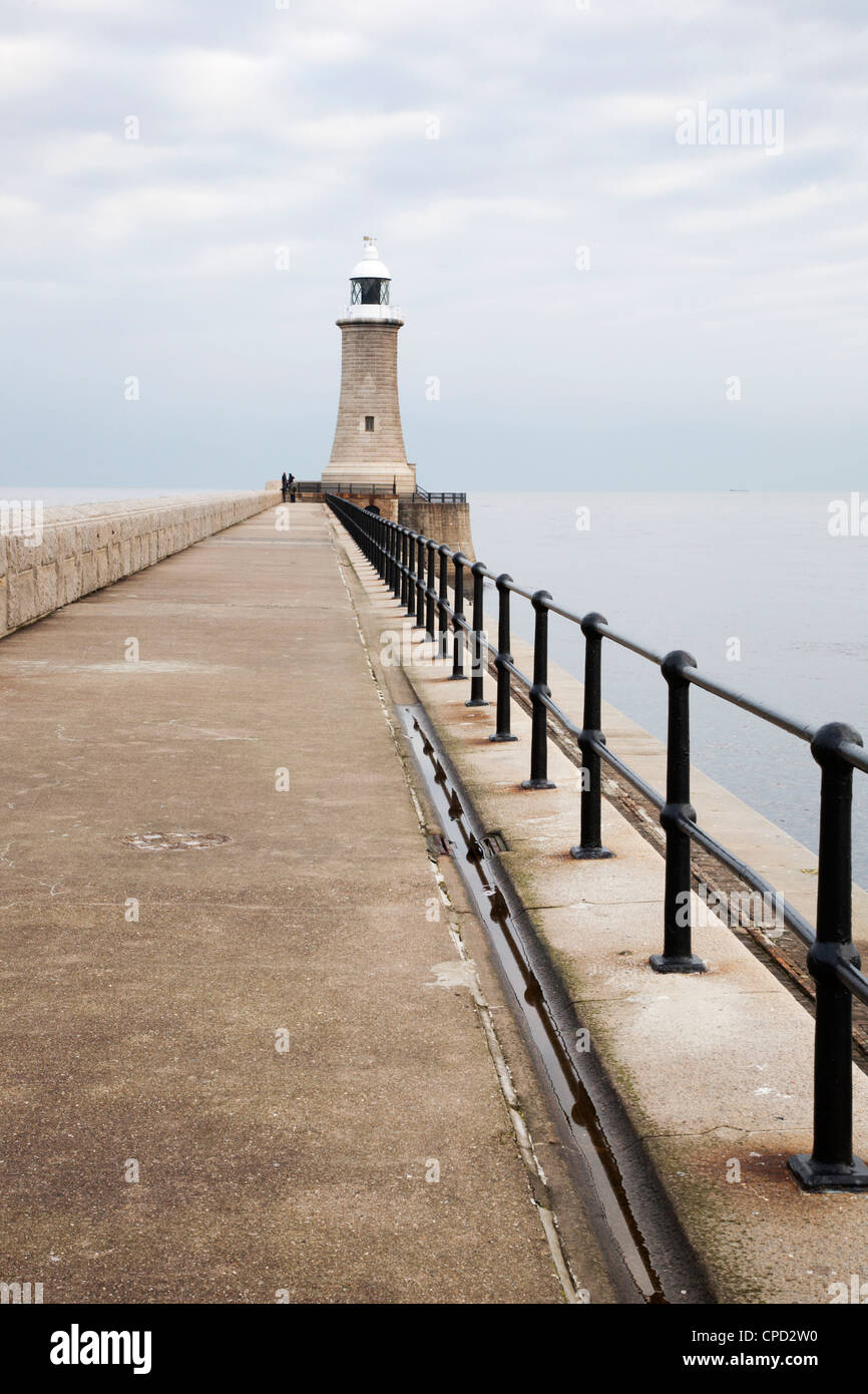 North Pier and Lighthouse, Tynemouth, North Tyneside, Tyne and Wear, England, United Kingdom, Europe Stock Photo