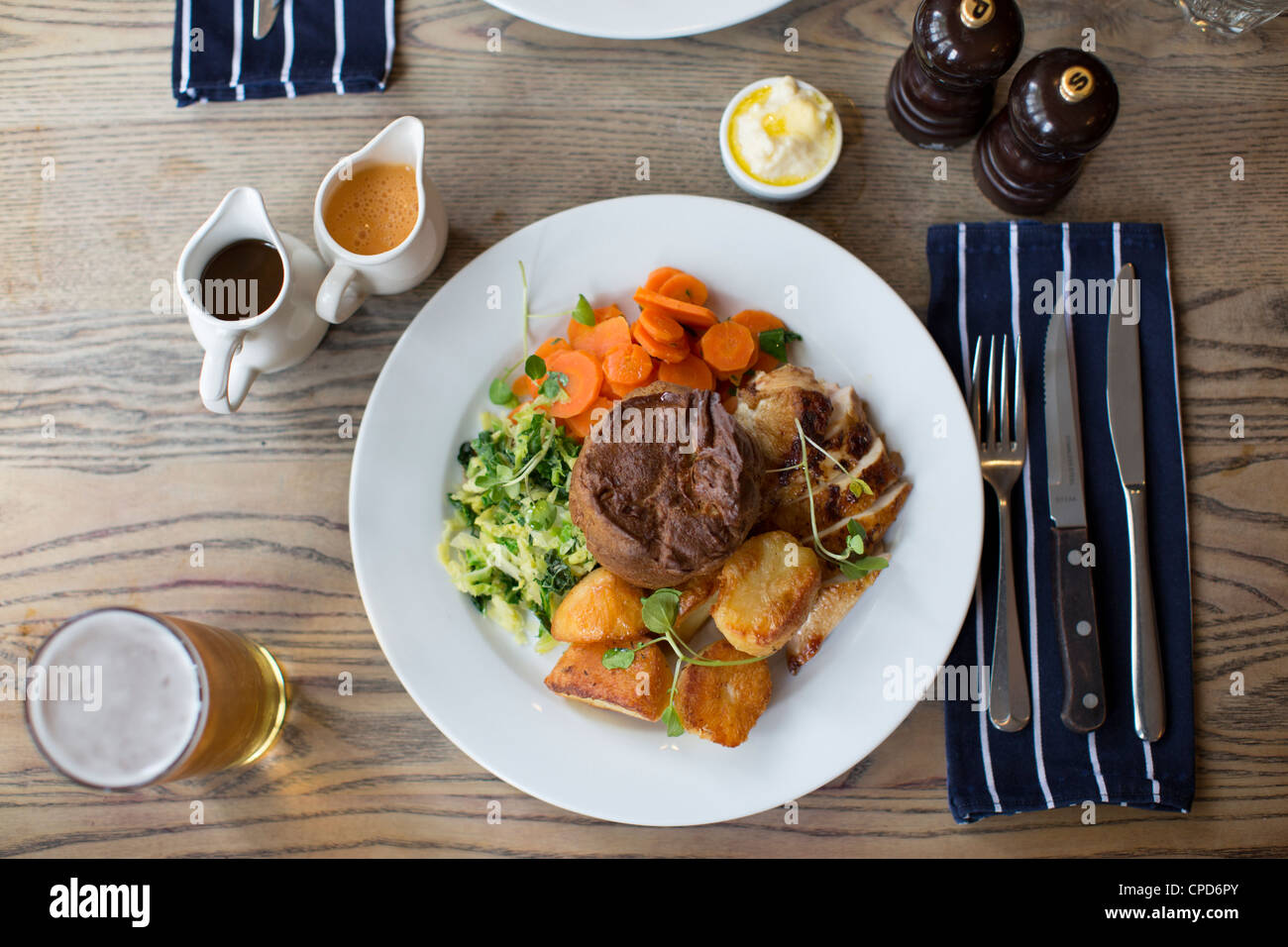 London pub roast dinner hires stock photography and images Alamy
