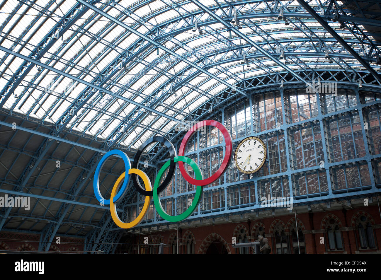 Olympic rings london hi-res stock photography and images - Alamy