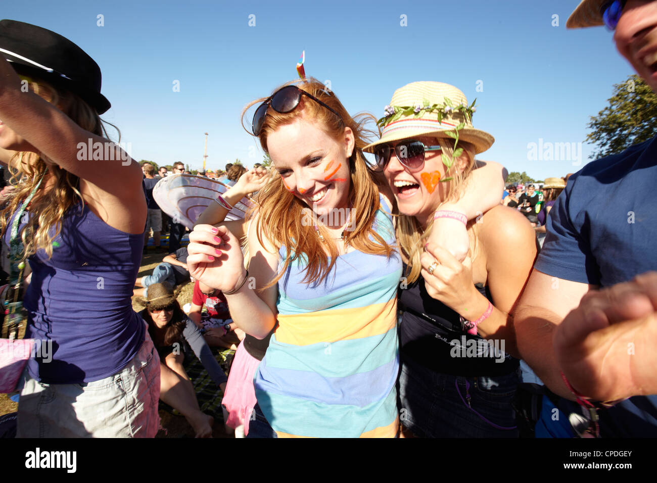 Girls music festival hi-res stock photography and images - Alamy