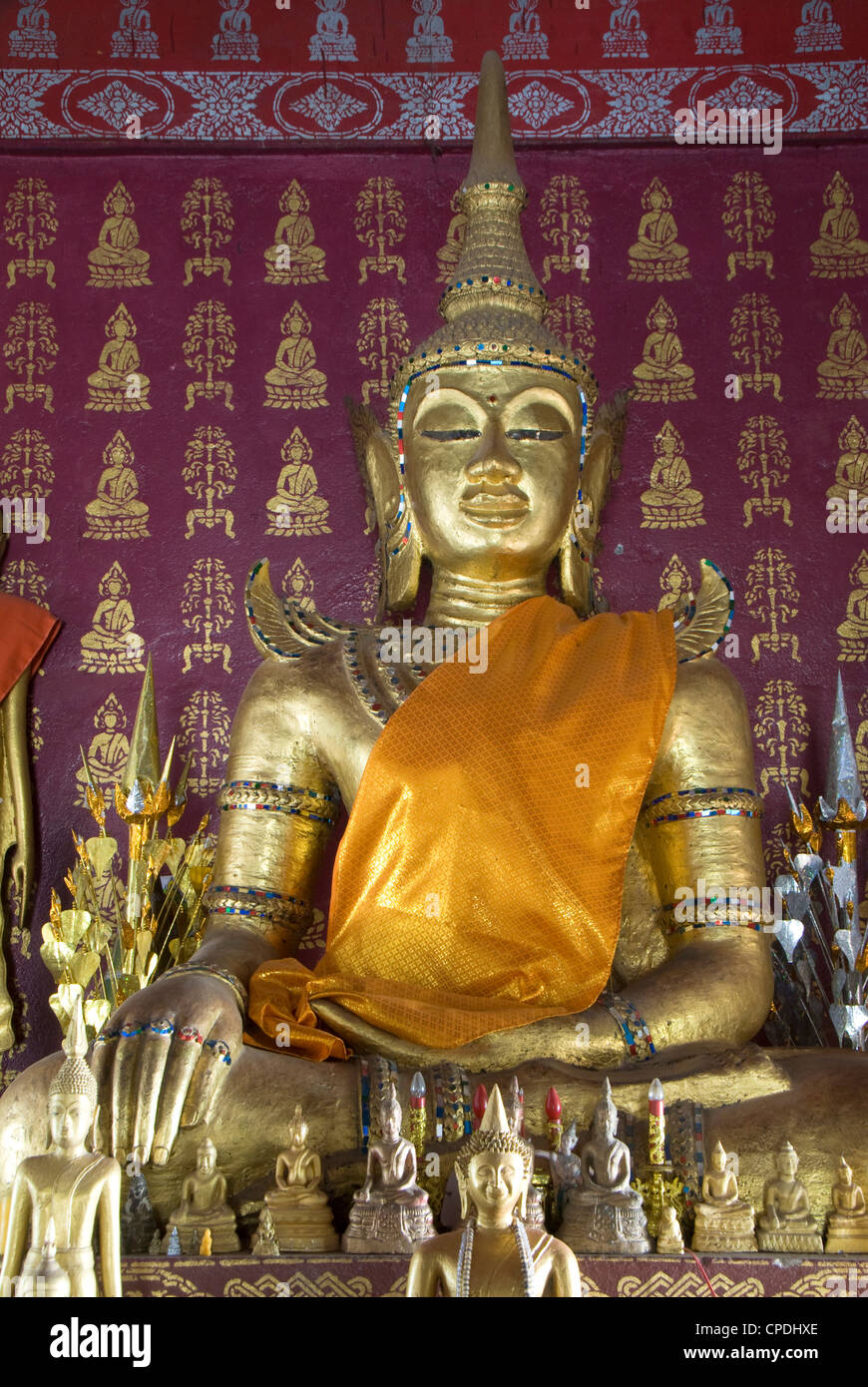 Buddha statue in the main temple, Wat Saen, Luang Prabang, Laos, Indochina, Southeast Asia, Asia Stock Photo