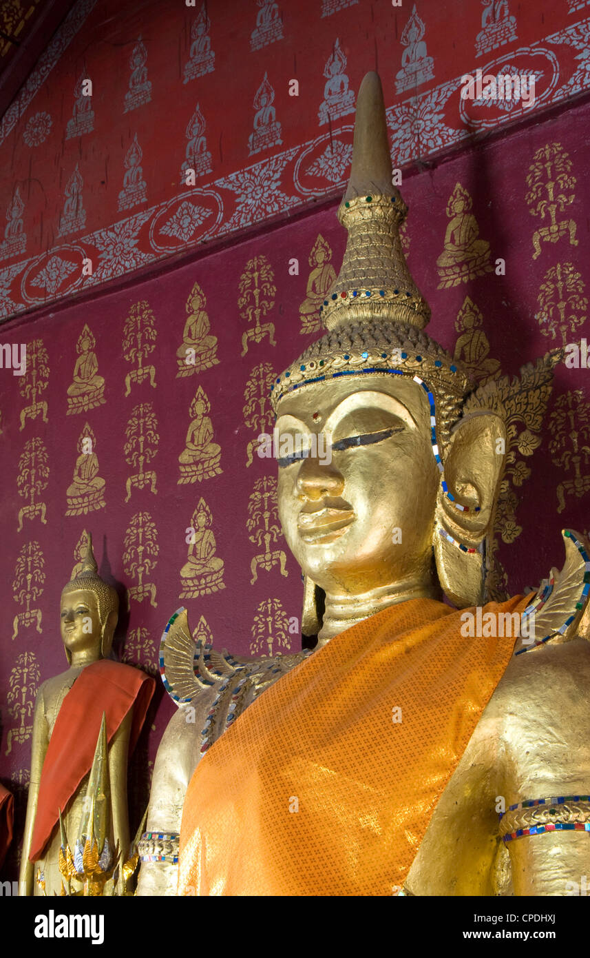 Buddha statues in the main temple, Wat Saen, Luang Prabang, Laos, Indochina, Southeast Asia, Asia Stock Photo