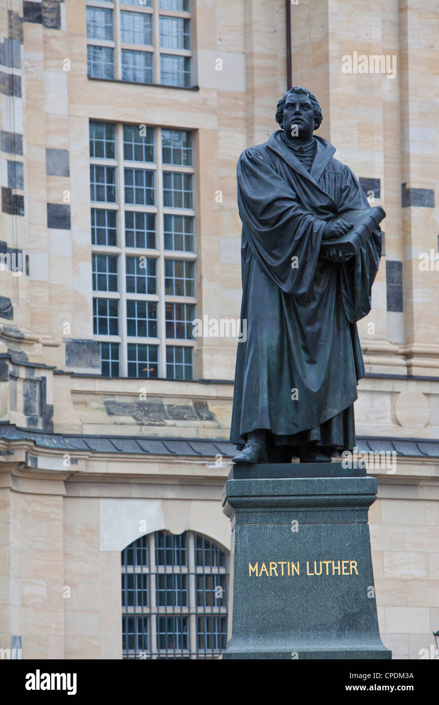 Martin luther bronze statue outside hi-res stock photography and images ...