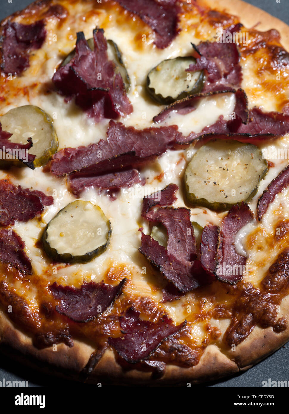 New York Deli Style Deep Pan Pizza Stock Photo Alamy new-york-deli-style-deep-pan-pizza-stock-photo-alamy