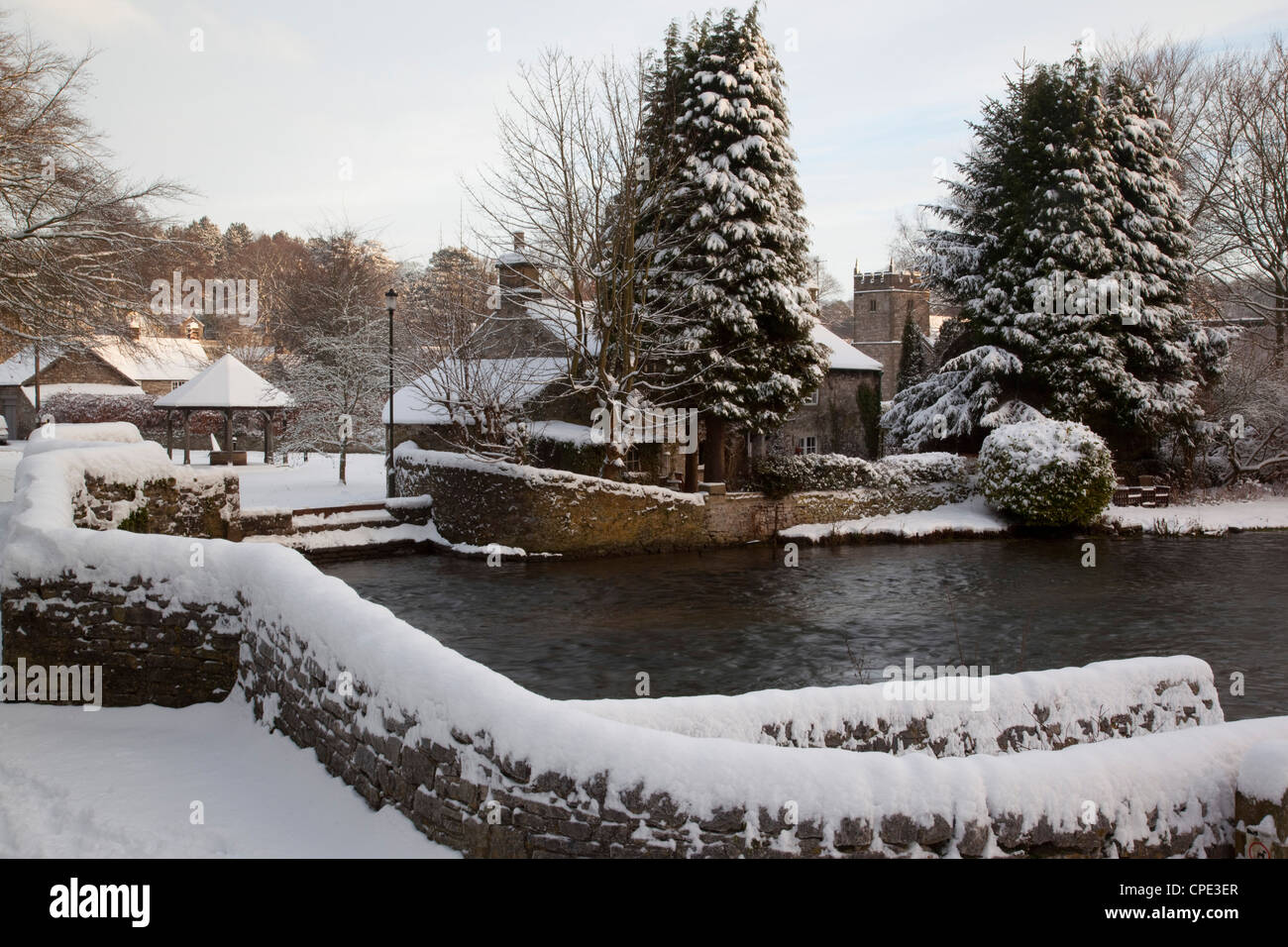 sheepwash-bridge-ashford-in-the-water-derbyshire-england-united