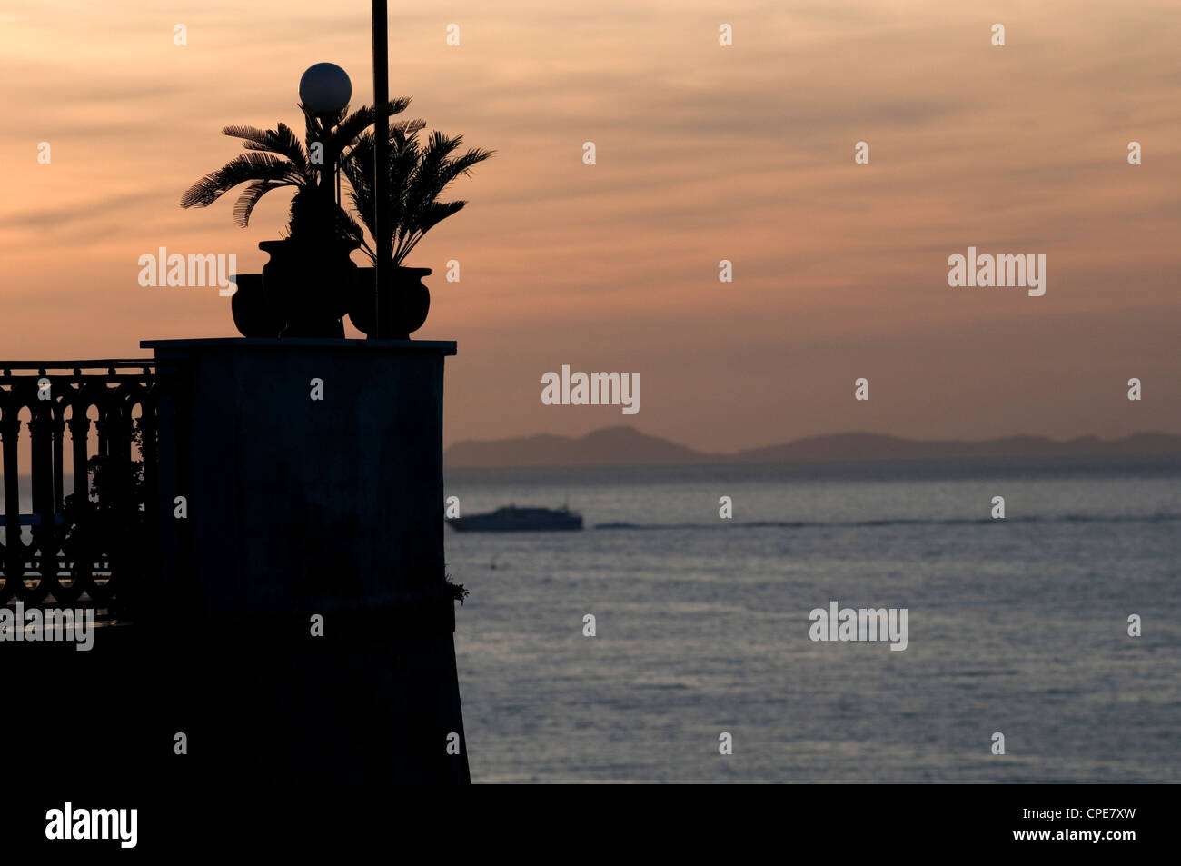 amalfi coast italy italian sunset sorrento Stock Photo - Alamy