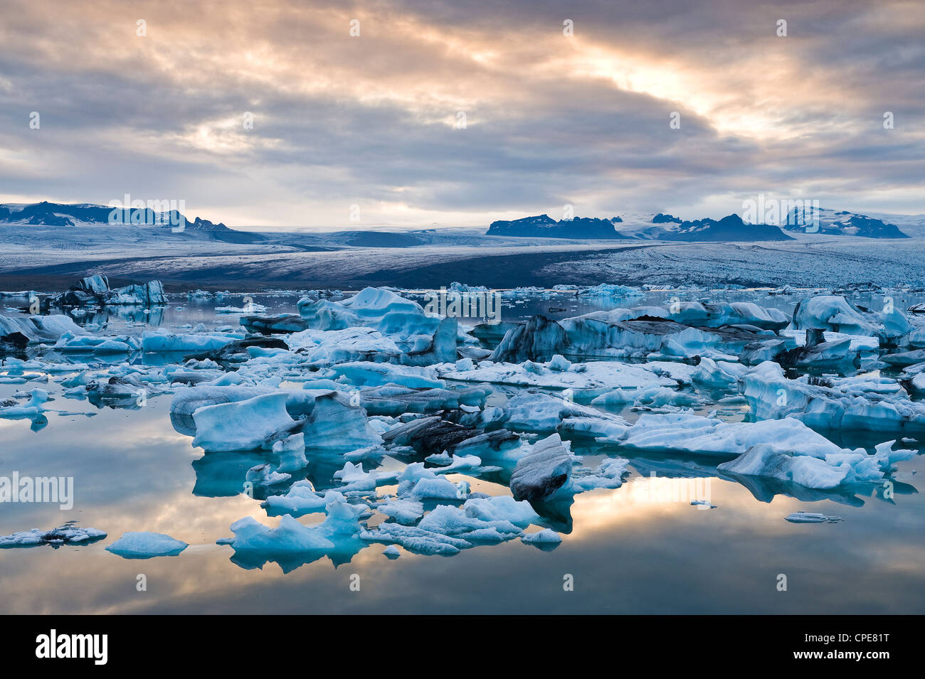 jokulsarlon-south-iceland-iceland-polar-regions-stock-photo-alamy