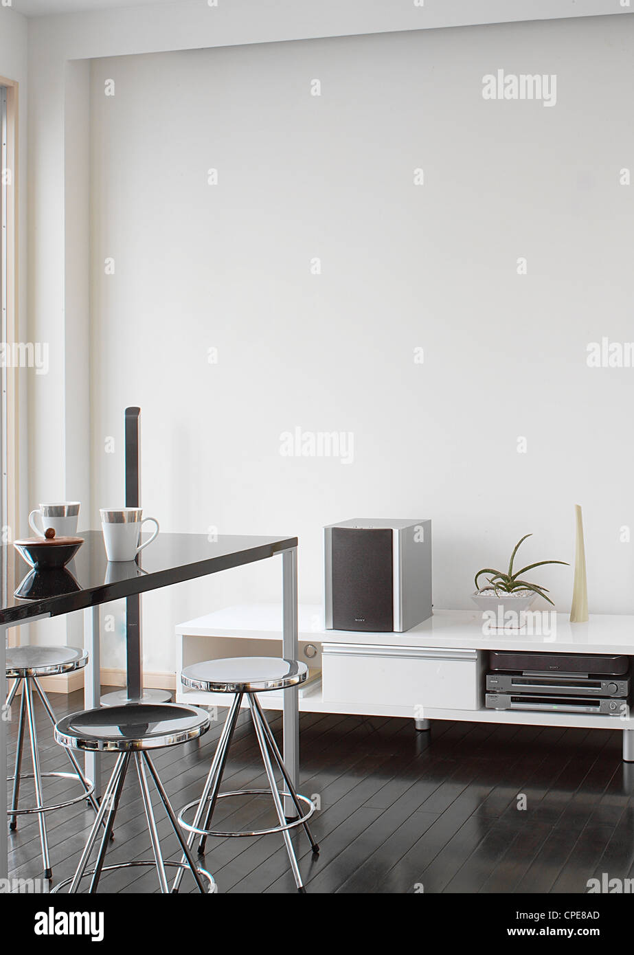 Modern Home Interior, Dining Table Stock Photo - Alamy