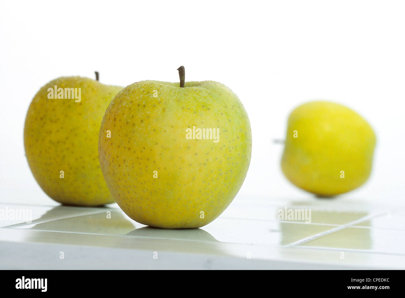 Fresh Green Apples Stock Photo Alamy