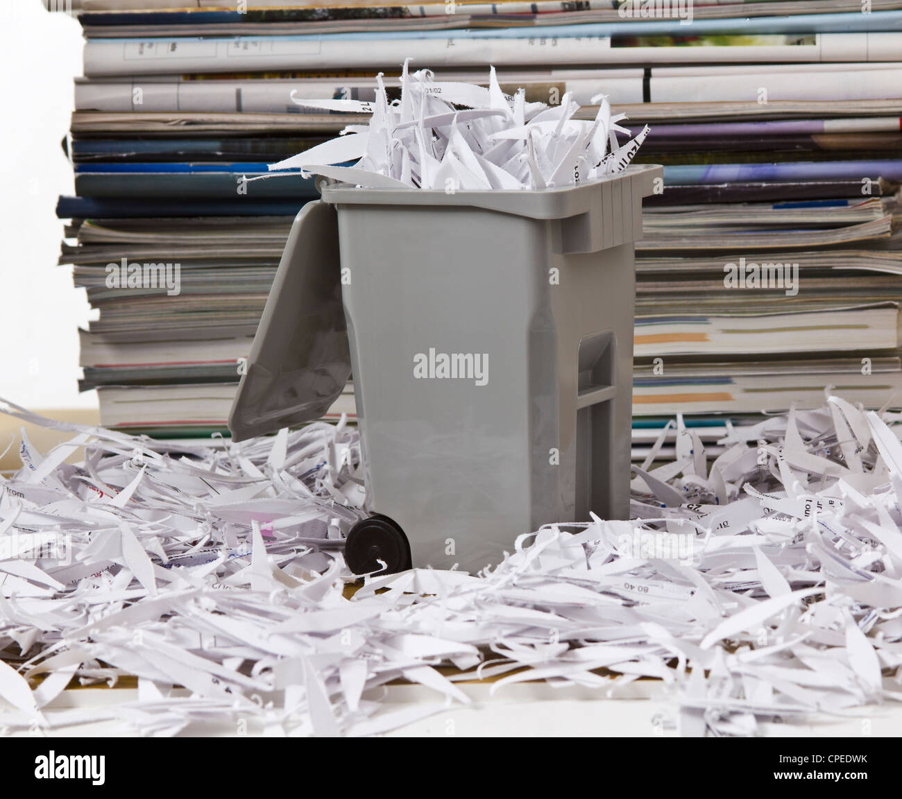Newspaper Recycling Bin With Twine