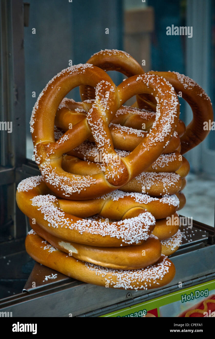 Pretzel cart hi-res stock photography and images - Alamy