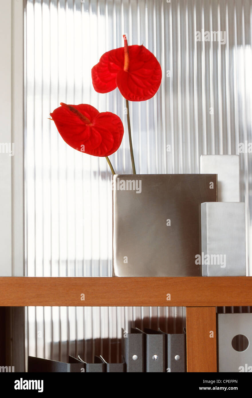 Silver vase hires stock photography and images Alamy