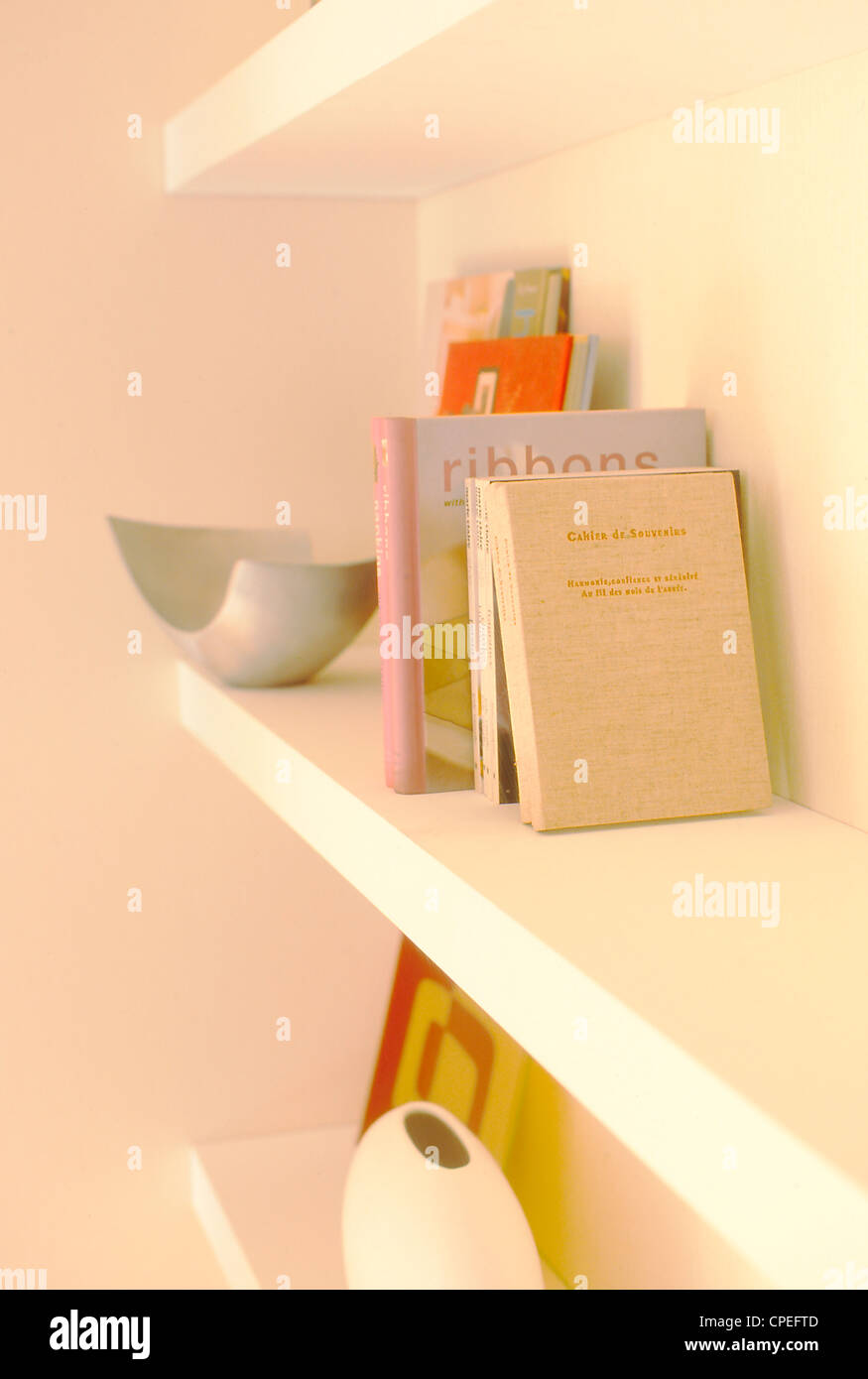 Books on shelf hires stock photography and images Alamy