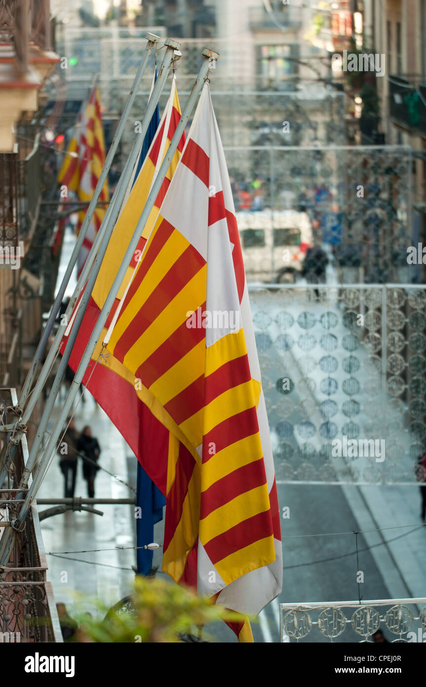  Trade Winds 3x5 Catalonian (Star) Flag Catalonia Catalan  Barcelona Spain Spanish La Senyera Fade Resistant Premium : Patio, Lawn &  Garden