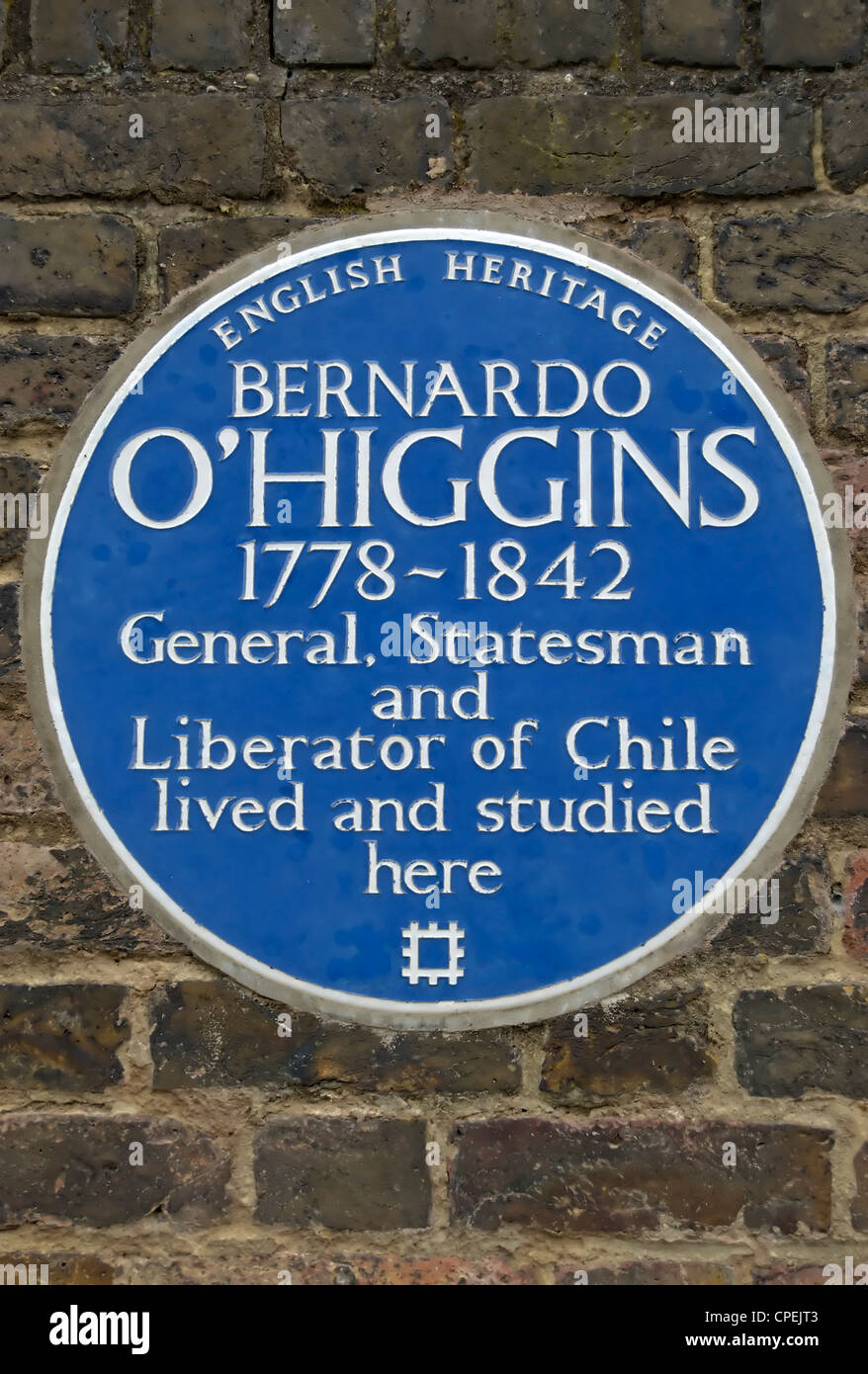 english heritage blue plaque marking a home of chilean general, statesman and liberator, bernardo o'higgins, richmond, london Stock Photo