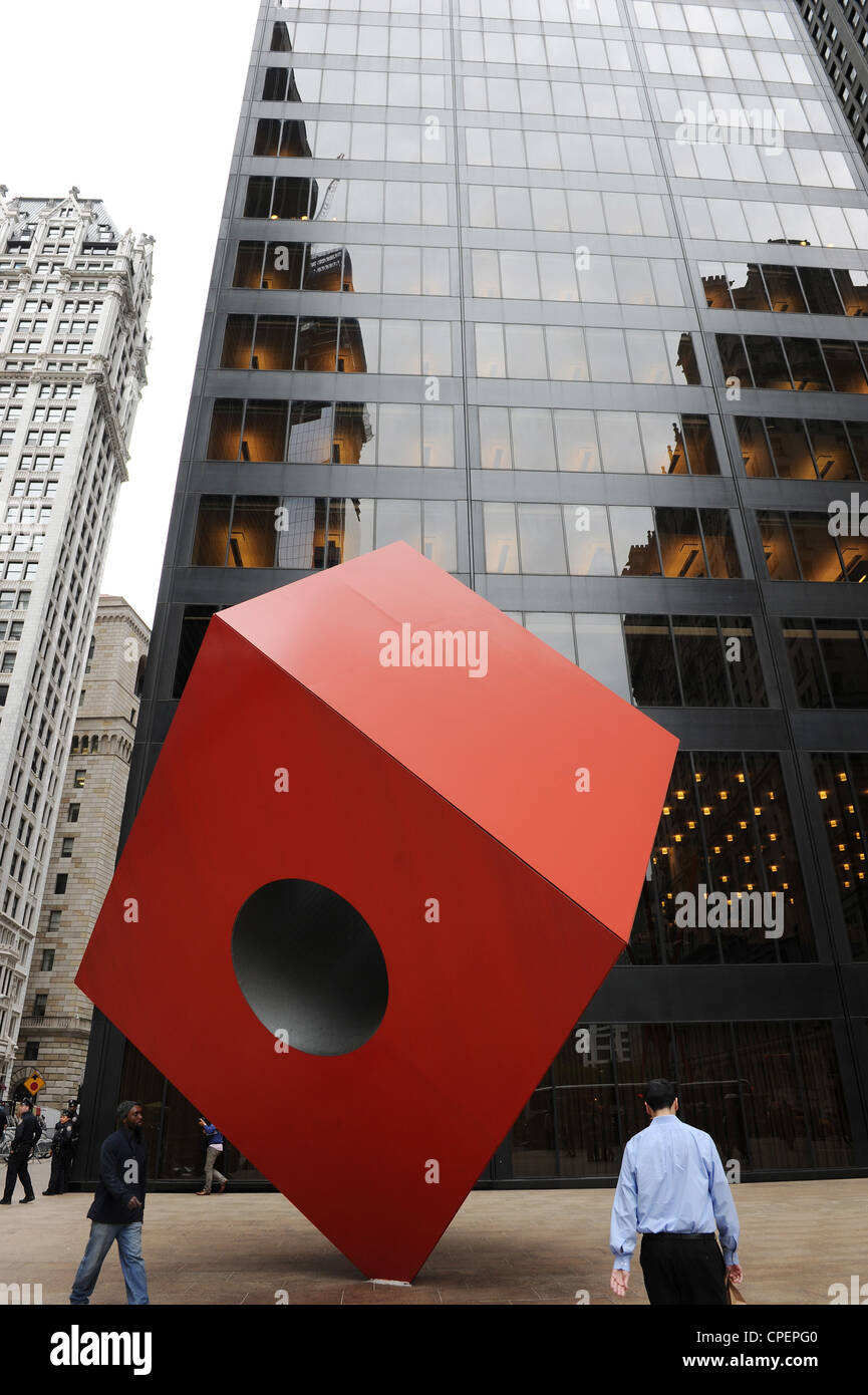 Isamu Noguchi's Red Cube outside the Marine Midland Building which is the Brown Brothers Harriman & Co headquarters, New York, Stock Photo