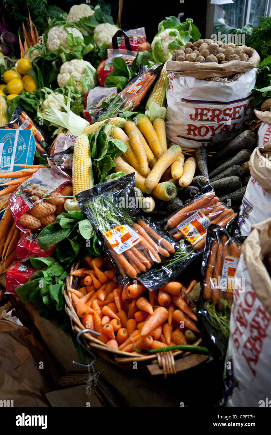 Variety of organic vegetables for sell in Borough Market, London, England, UK Stock Photo