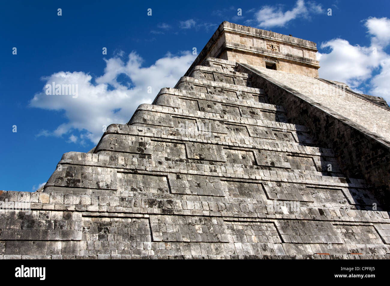 Angled view up the Mayan Kukulkan pyramid at the ancient city of Chichen Itza, Yucatan, Mexico. Stock Photo