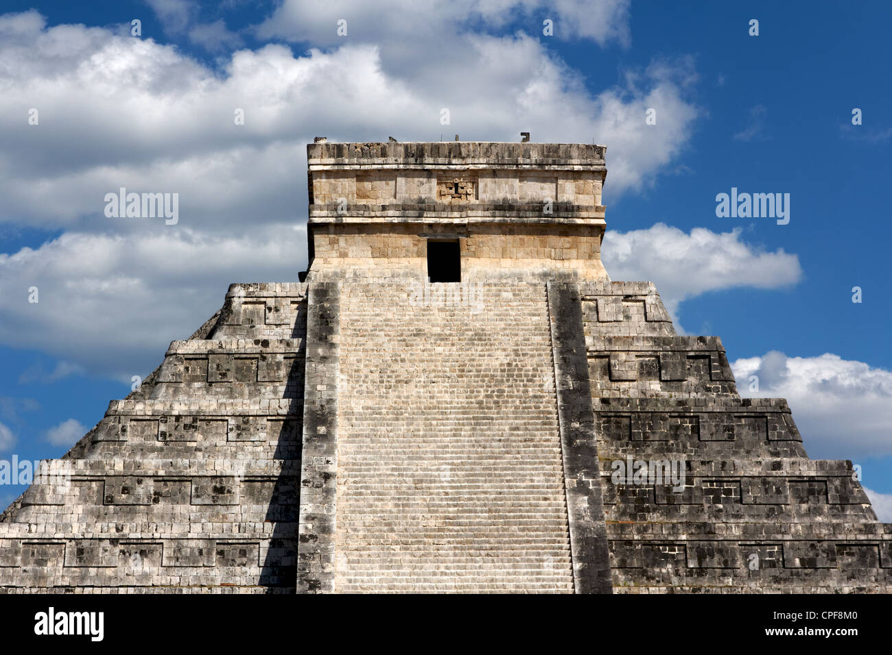 Frontal view of the top of Kukulkan pyramid at the Mayan city of Chichen Itza, Yucatan, Mexico. Stock Photo