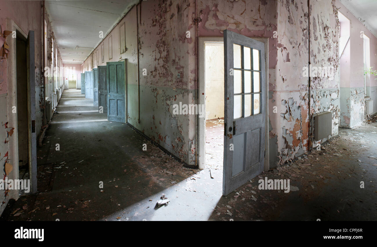 Split wide open hi-res stock photography and images - Alamy