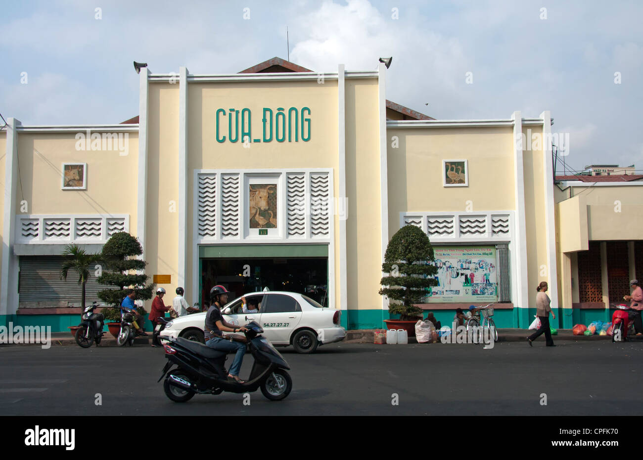 Entrance to Ben Than market, Ho CHi Minh City, Saigon, Vietnam Stock Photo