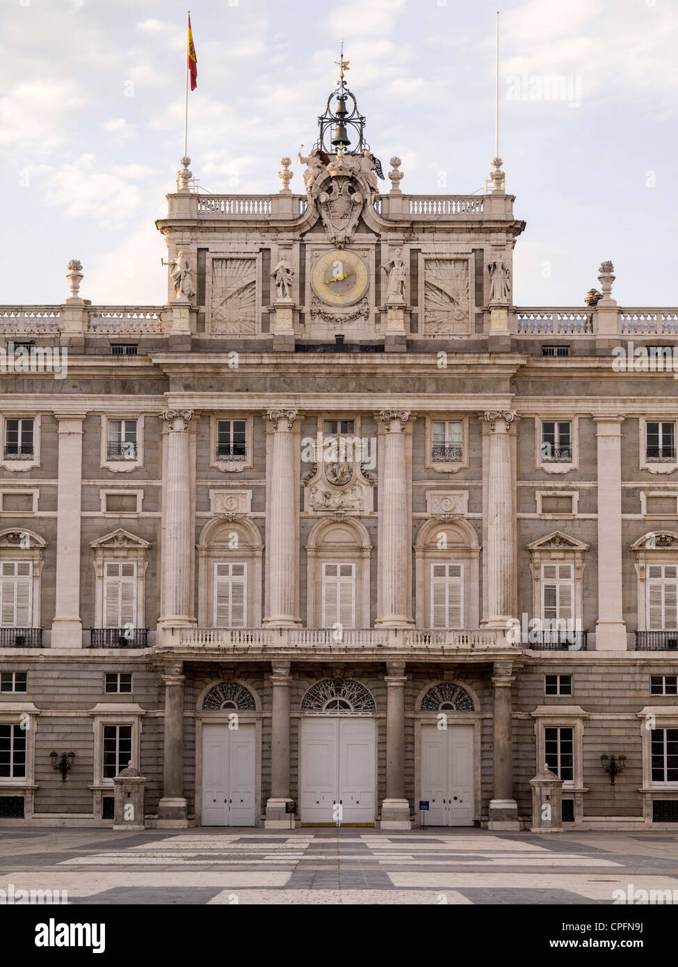 Royal palace facade hi-res stock photography and images - Alamy