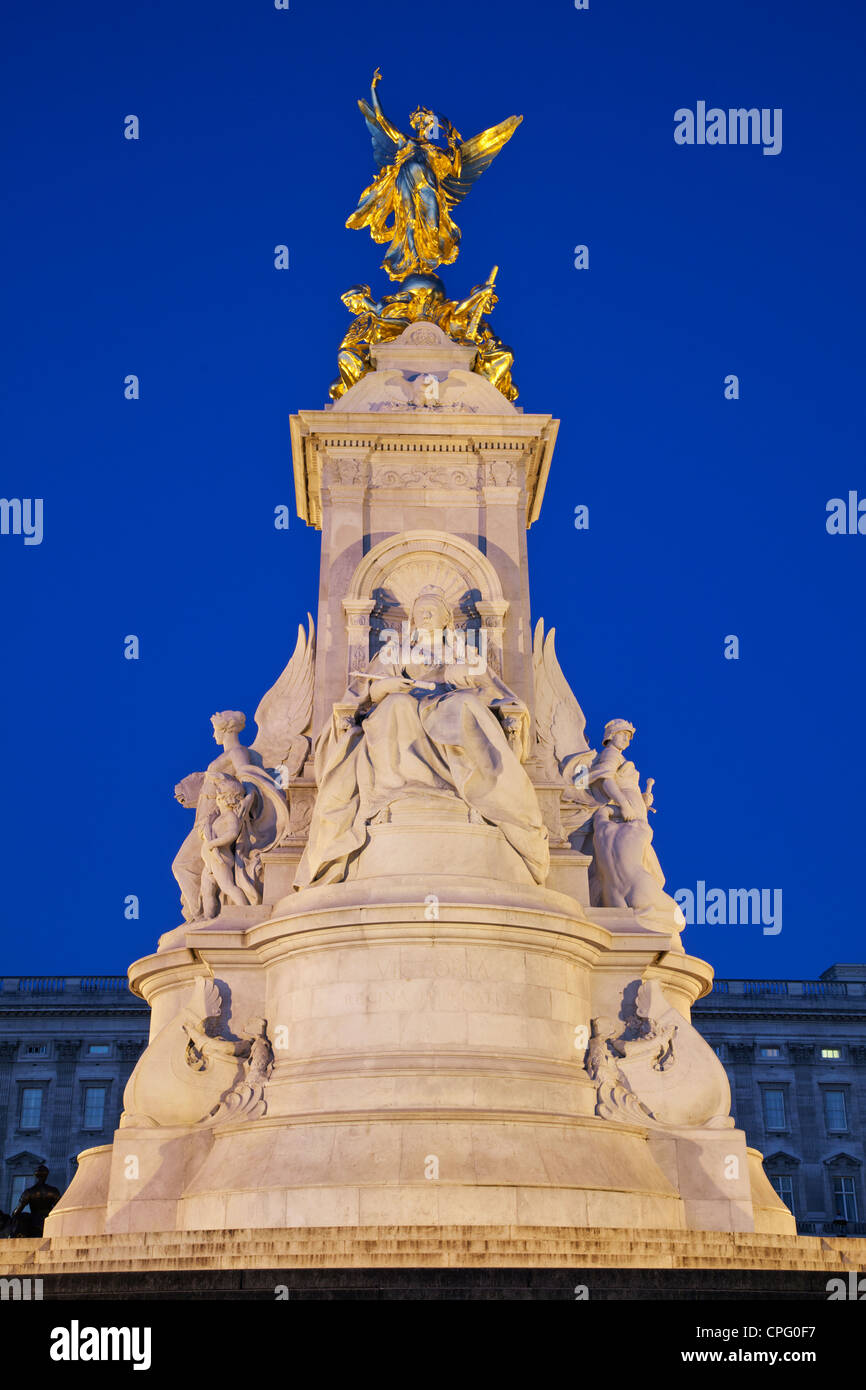 England, London, Buckingham Palace, Queen Victoria Memorial Statue