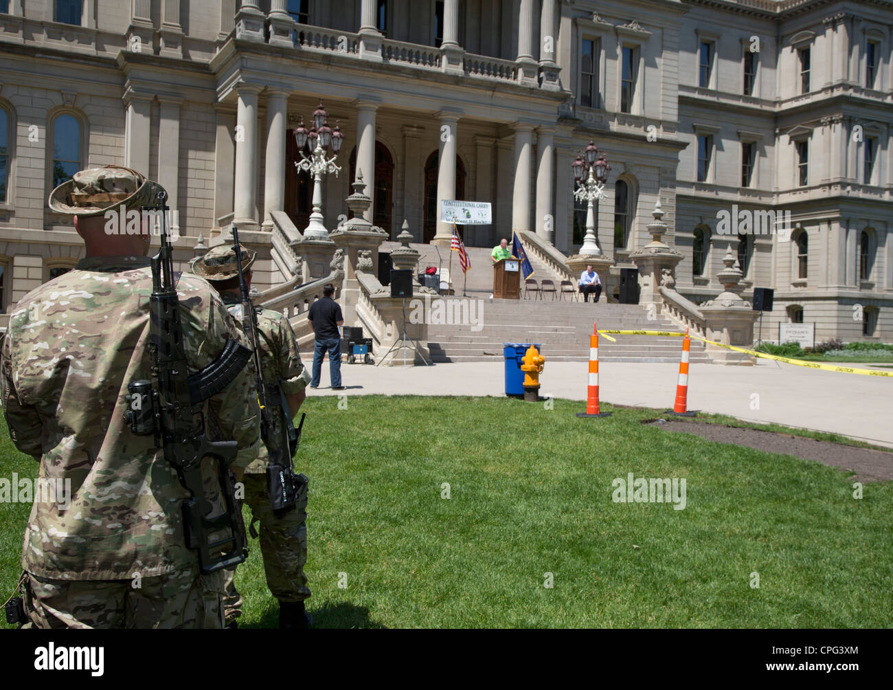 Open carry assault rifle High Resolution Stock Photography and Images