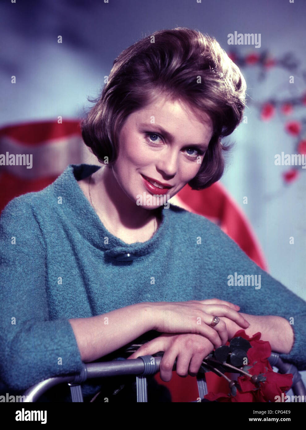 Jacobsson, Ulla, 23.5.1929 - 24.8.1982, Swedish actress, half length, circa 1950, Stock Photo