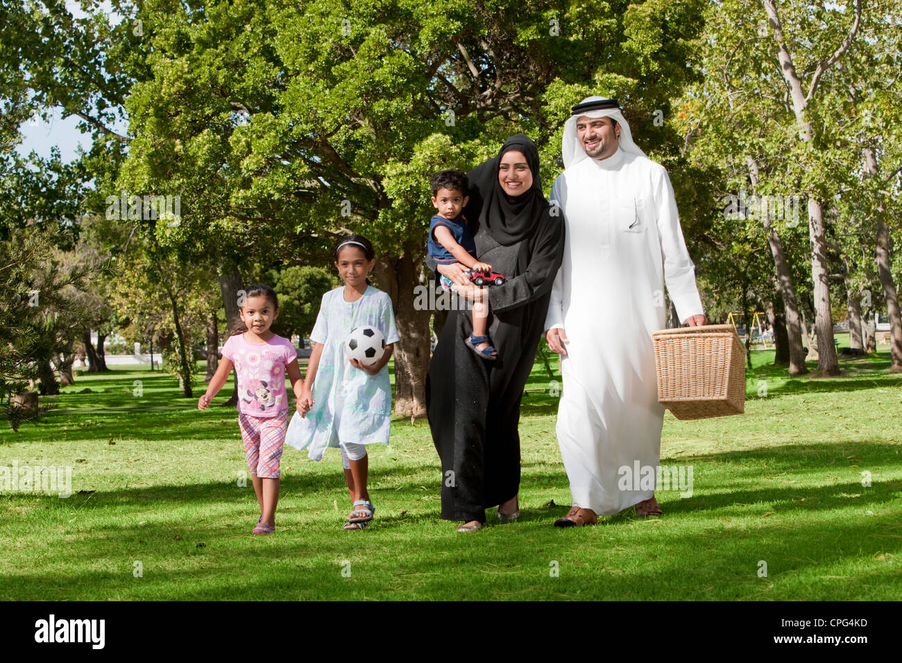 Emirati Family High Resolution Stock Photography and Images Alamy