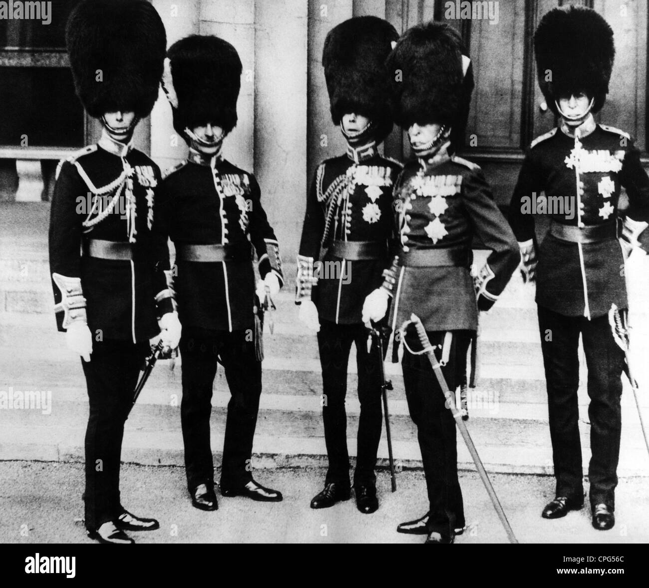 military, Great Britain, guards, the colonels-in-chief of the five regiments of footguards, among them King George V(Grenadier Guards), Eduard Prince of Wales (Welsh Guards) and Prince Albert Duke of York (Scots Guards), London, 1933,King Edward VIII, King George VI, Windsor, Saxe-Coburg-Gotha, Saxe - Coburg - Gotha, uniform, Coldstream Guards, Irish Guards, colonel.in-chief, colonel, infantry, 1930s, 30s, 20th century, historic, historical, people, Additional-Rights-Clearences-Not Available Stock Photo