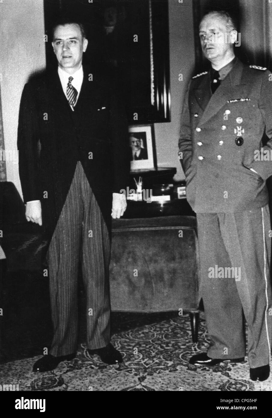 Ribbentrop, Joachim von, 30.4.1893 - 1.10.1946, German politician (NSDAP), Foreign Minister 4.2.1938 - 8.5.1945, with the Romanian ambassador Gregoir Gafencu, Berlin, April 1939, , Stock Photo