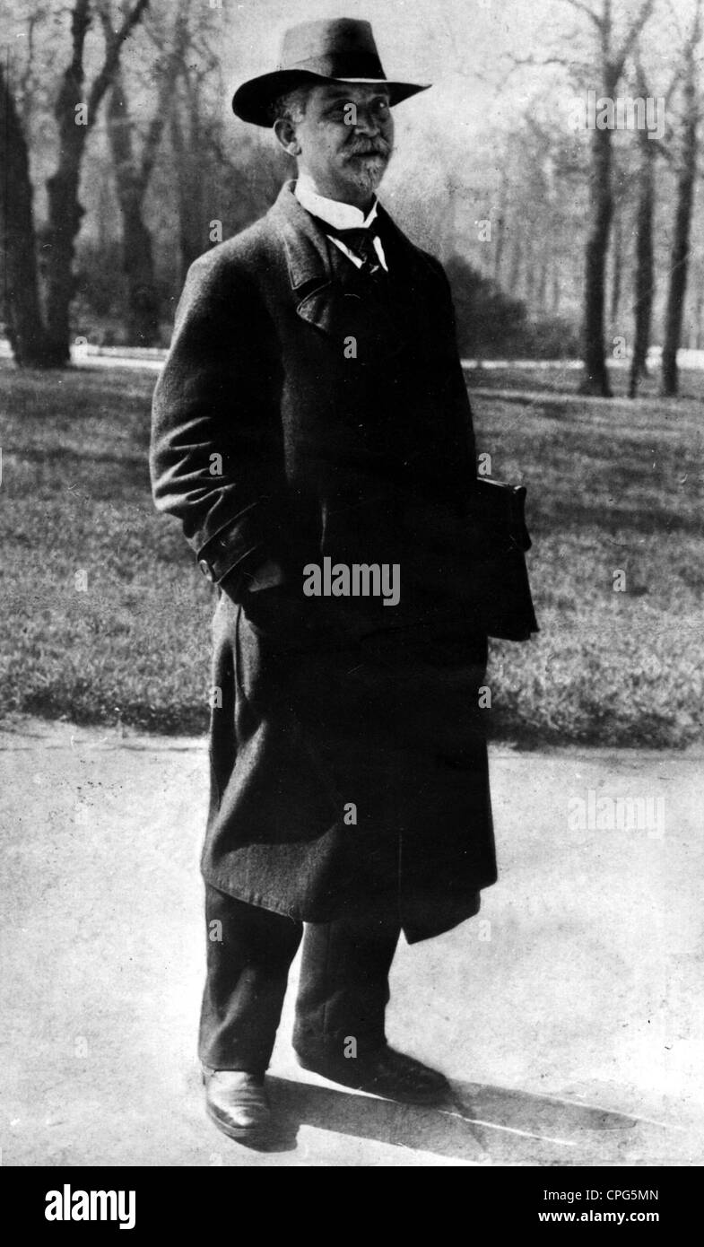Scheidemann, Philipp, 26.7.1865 - 29.11.1939, German journalist and politician (SPD), chancellor of the German Reich 1919, full length, Stock Photo