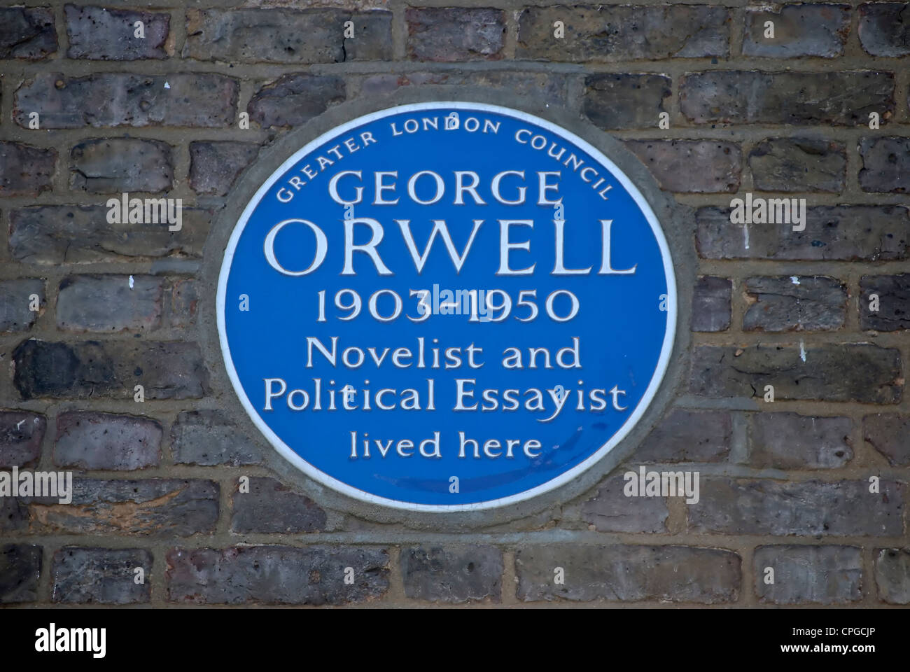 greater london council blue plaque marking a home of writer george orwell, camden, london, england Stock Photo