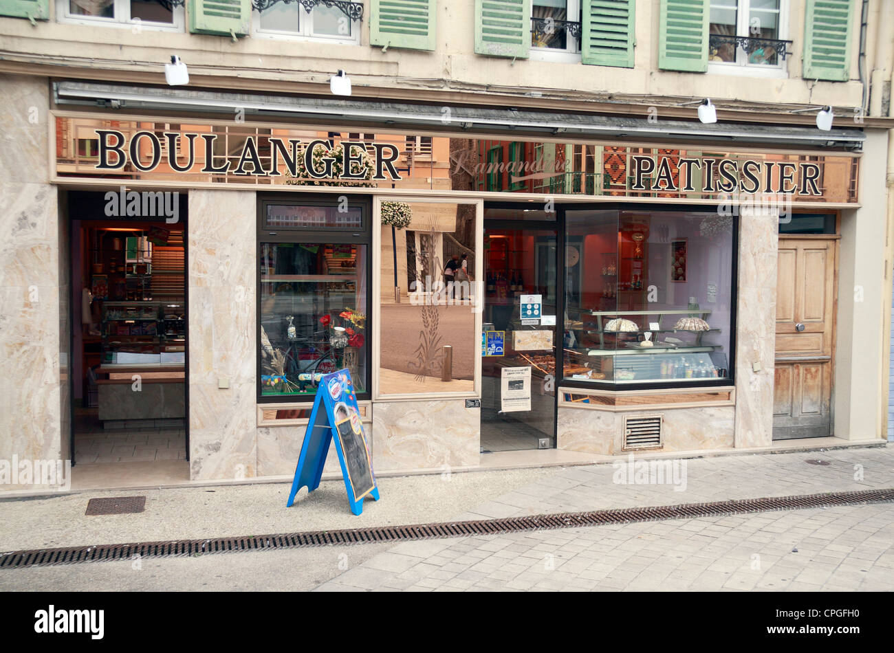 Boulanger (bakery) and patissier shop in Verdun, Meuse, Lorraine, France. Stock Photo