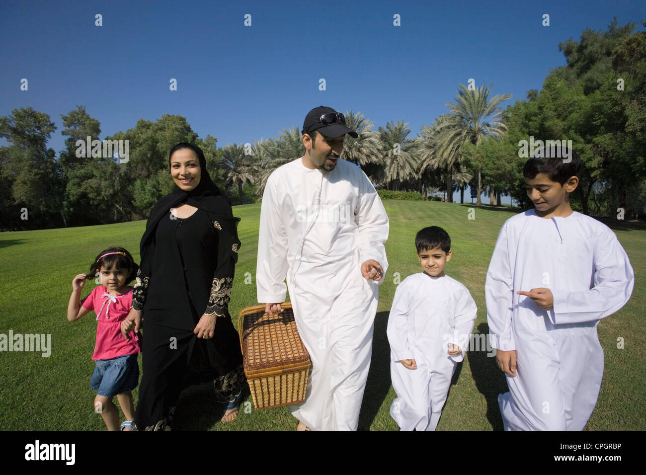 emirati family clipart 5