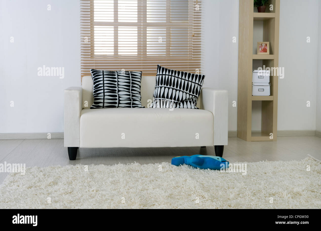 Empty sofa in living hi-res stock photography and images - Alamy
