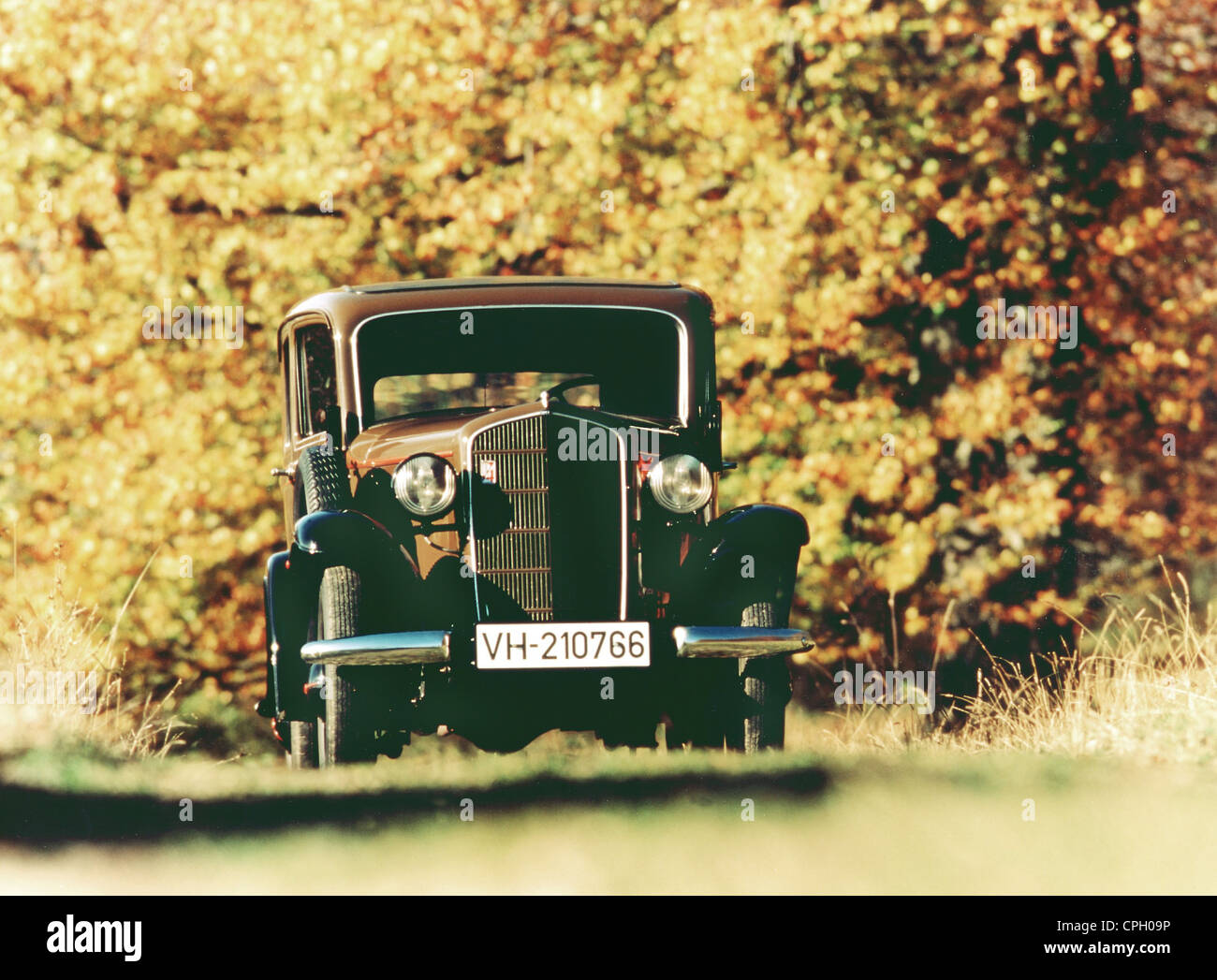 Classic cars 1930s hires stock photography and images Alamy