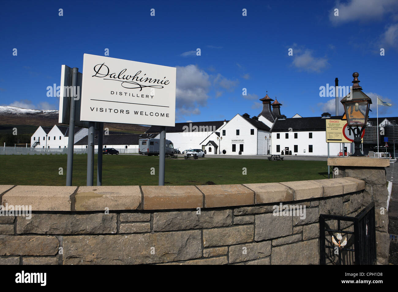 Dalwhinnie Distillery in the Scottish highlands Stock Photo
